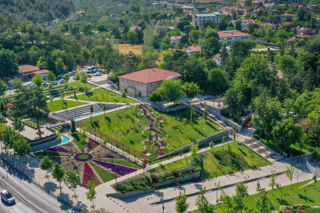 Konya’nın yeşiliyle ünlü ilçesi Meram’da yaz masala dönüşüyor 18